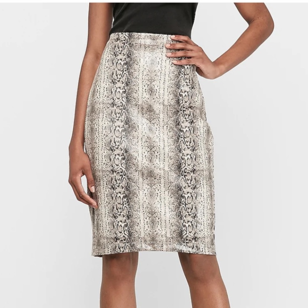 Snake print skirt , new